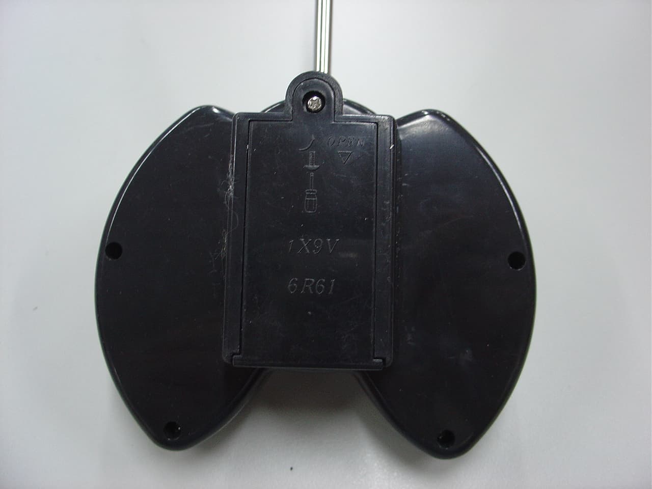 49MHz TRANSMITTER - FCC ID SZ23351T49 - Planet Toys (HK) Ltd.