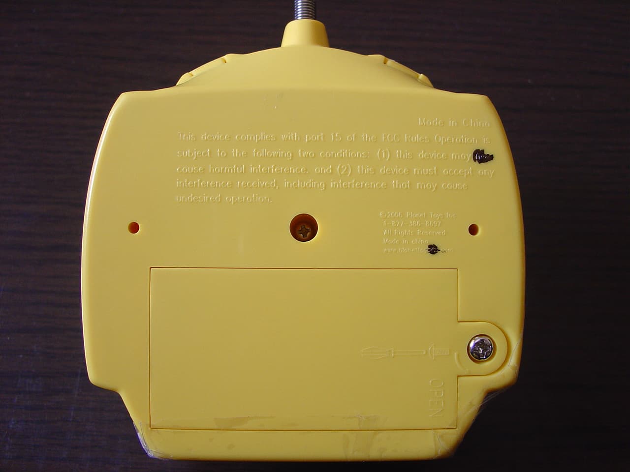 WIRELESS REMOTE CONTROL TRANSMITTER - FCC ID SZ23357T49 - Planet Toys (HK) Ltd. (2)