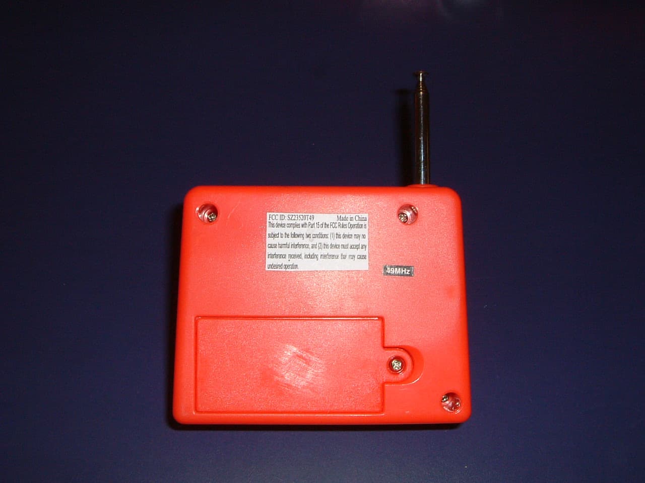 49.82-49.90 MHz Wireless R/C Toy - TX - FCC ID SZ23520T49 - Planet Toys (HK) Ltd. (2)