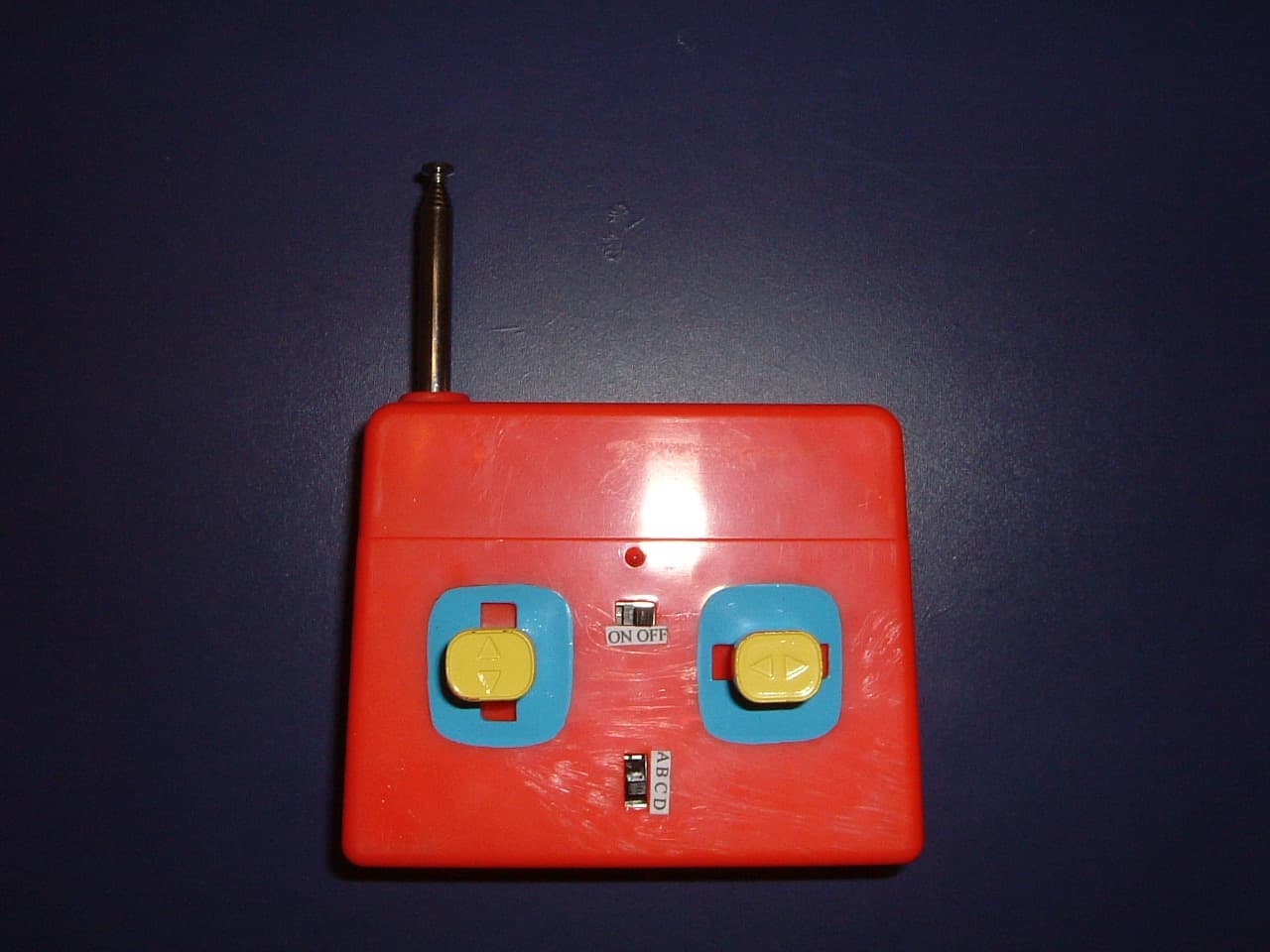 49.82-49.90 MHz Wireless R/C Toy - TX - FCC ID SZ23520T49 - Planet Toys (HK) Ltd.