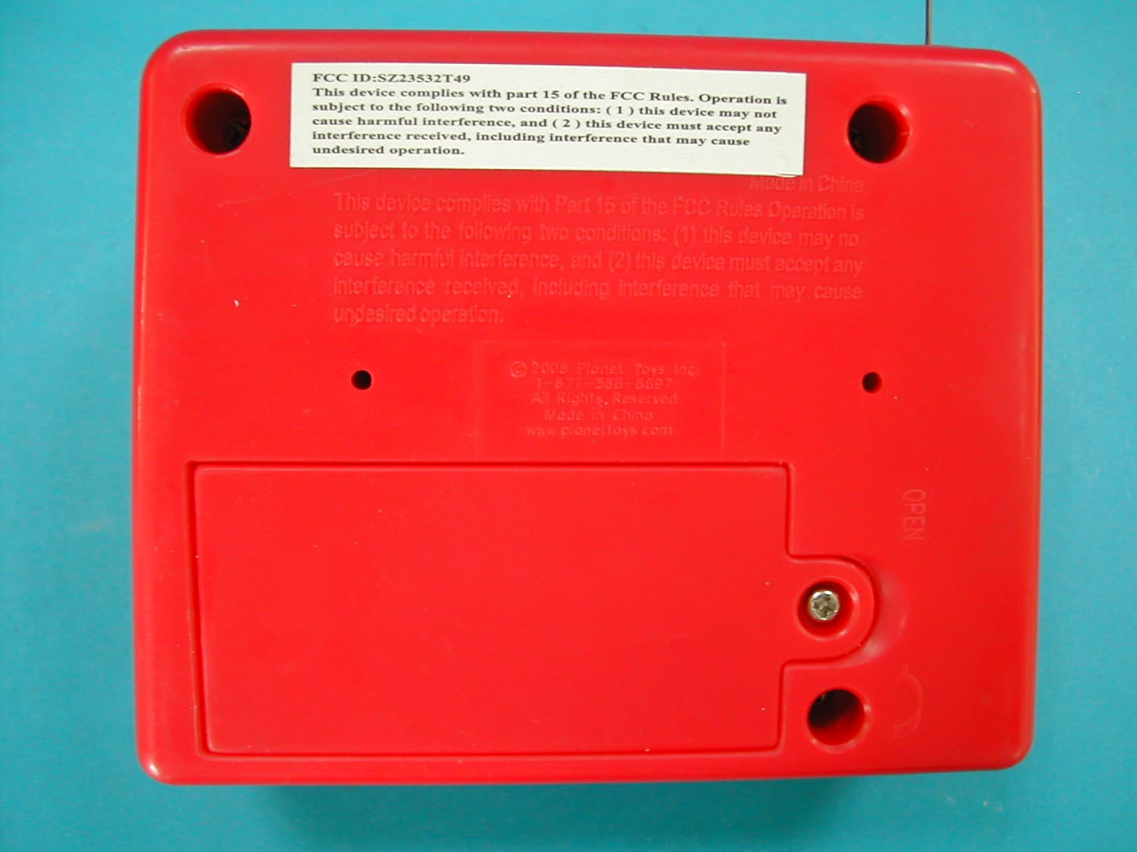 49 MHZ WIRELESS REMOTE CONTROL TRANSMITTER - FCC ID SZ23532T49 - Planet Toys (HK) Ltd. (2)