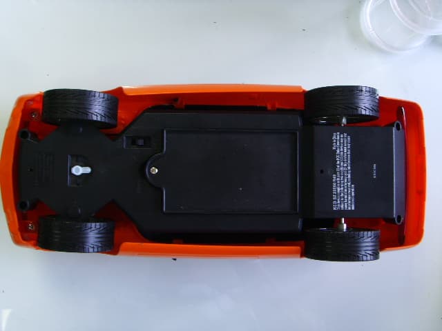 WIRELESS R/C TOY-RX - FCC ID SZ23550R49 - Planet Toys (HK) Ltd. (2)