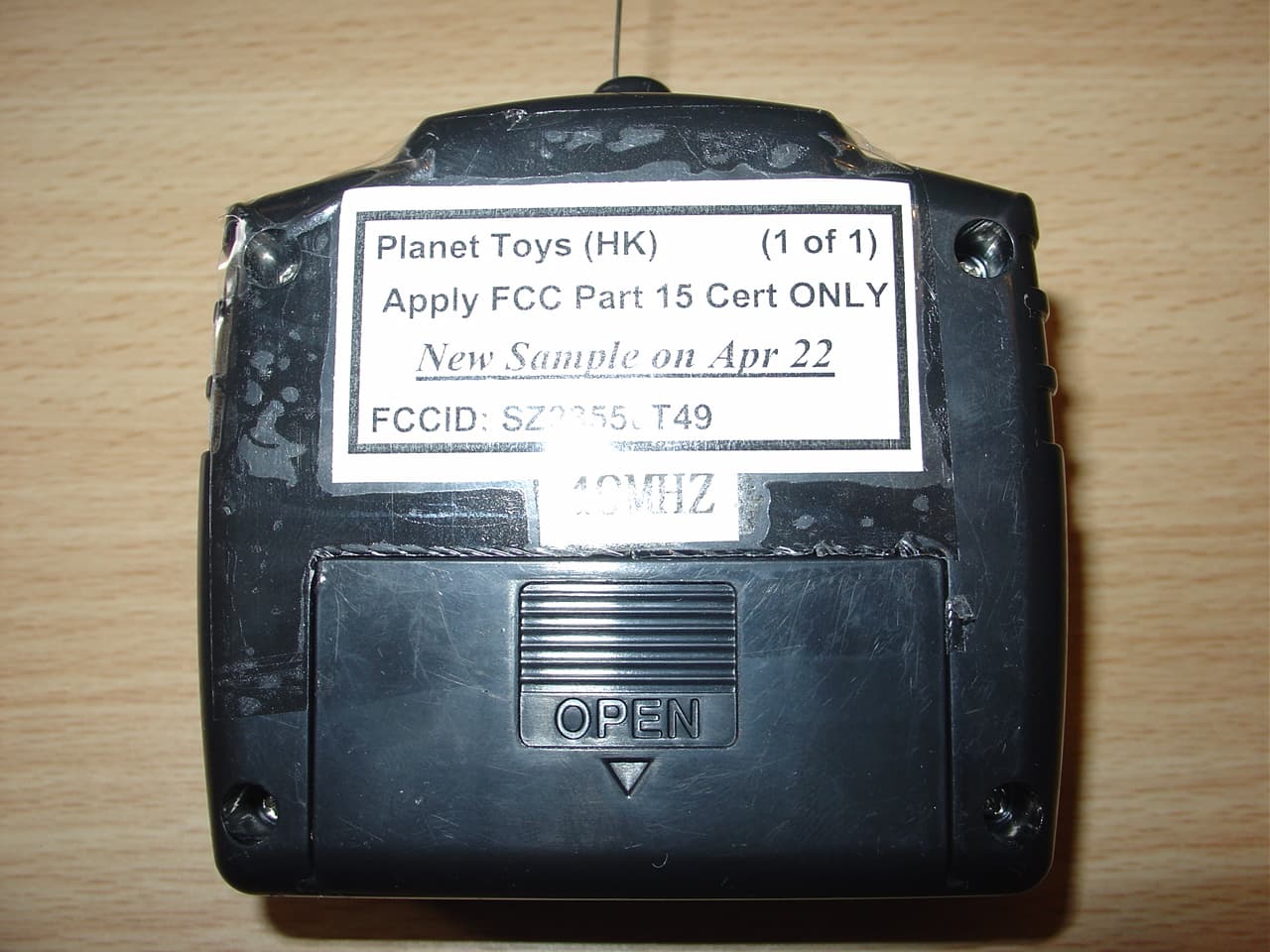 49.82-49.90MHz WIRELESS R/C TOY-TX - FCC ID SZ23550T49 - Planet Toys (HK) Ltd.