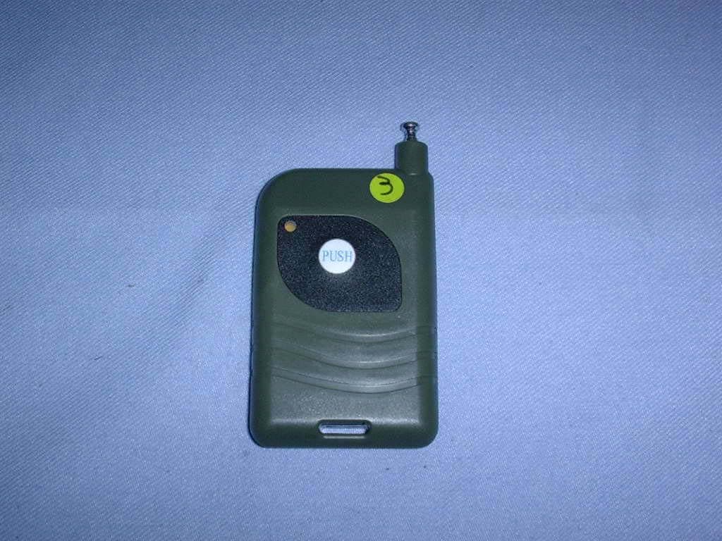 Locator Light - FCC ID SZE-EPC-KH791 - Knight & Hale Game Calls