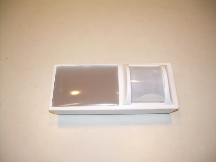 WALL-MOUNTED OCCUPANCY SENSOR - FCC ID SZV-EOSW01 - EnOcean GmbH (2)