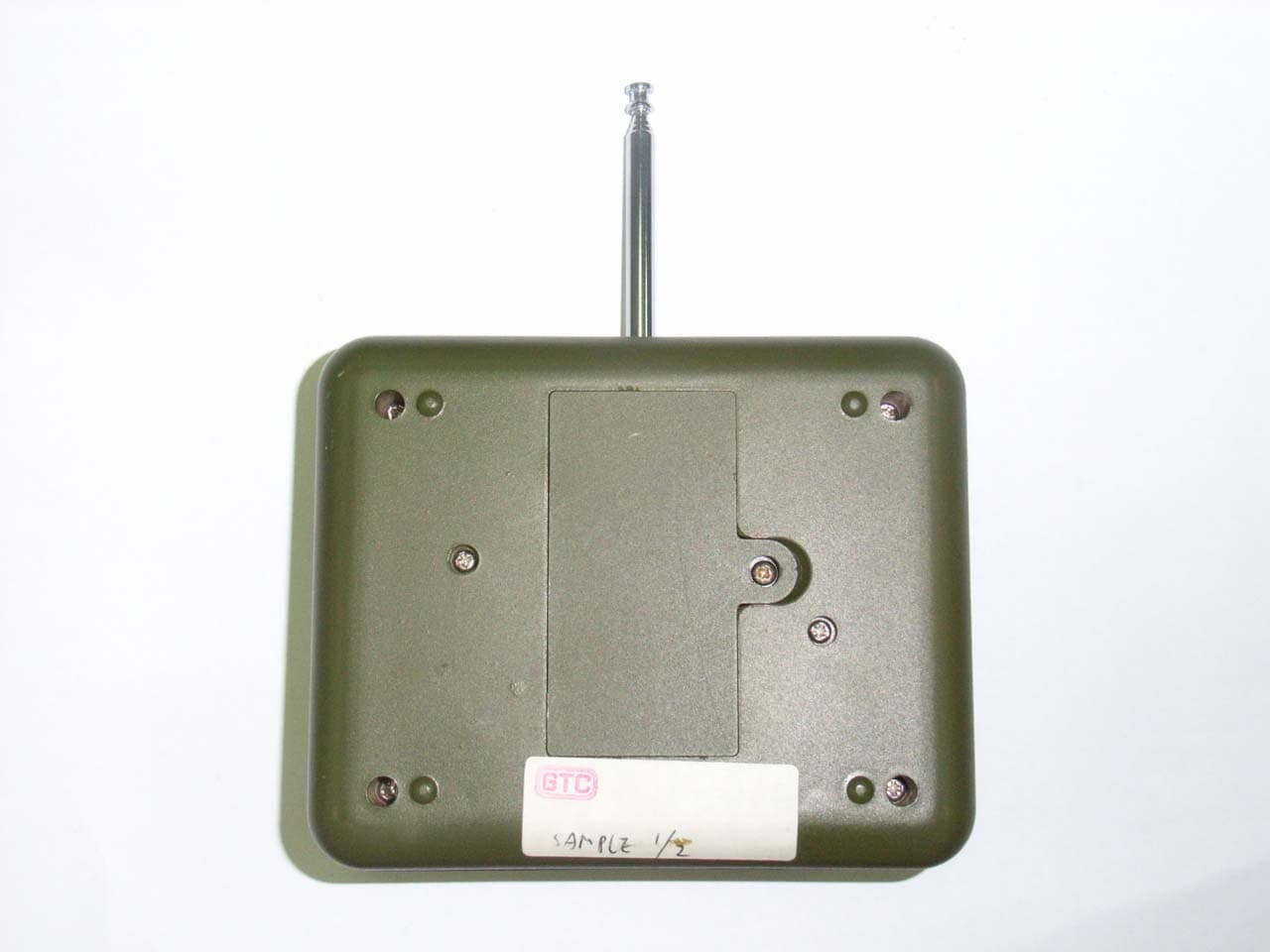 RF Remote Control Transmitter - FCC ID T2J90490TX27 - Marvel Enterprises, Inc. (1)