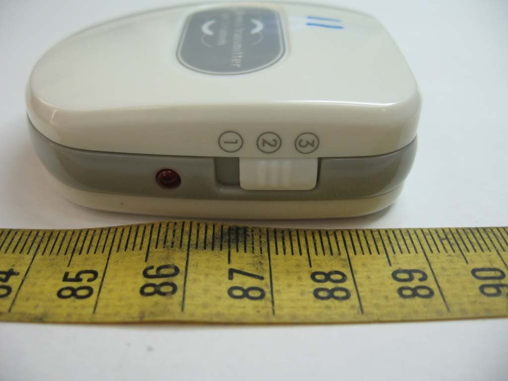 FM Wireless Transmitter with 3 Channels - FCC ID T4AHN-1303 - Halloa Enterprise Co., Ltd.