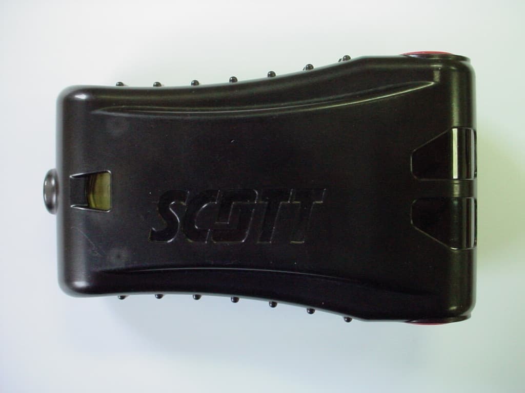 Locator - FCC ID T5E-200396 - 3M Company - Scott Technologies, Inc. (2)