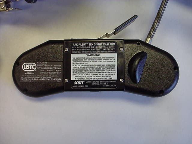 Emergency Alarm Transmitter - FCC ID T5E-200427 - 3M Company - Scott Technologies, Inc. (4)