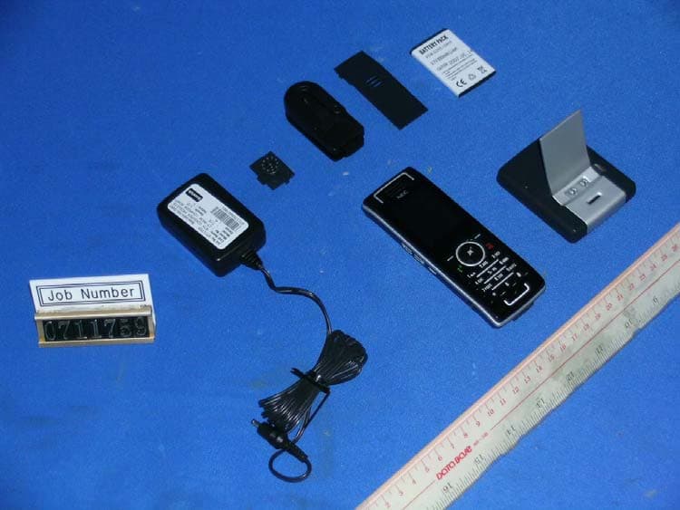 Digital Cordless Handset with Caller ID - FCC ID T7HCT8030 - RTX Hong Kong Ltd.