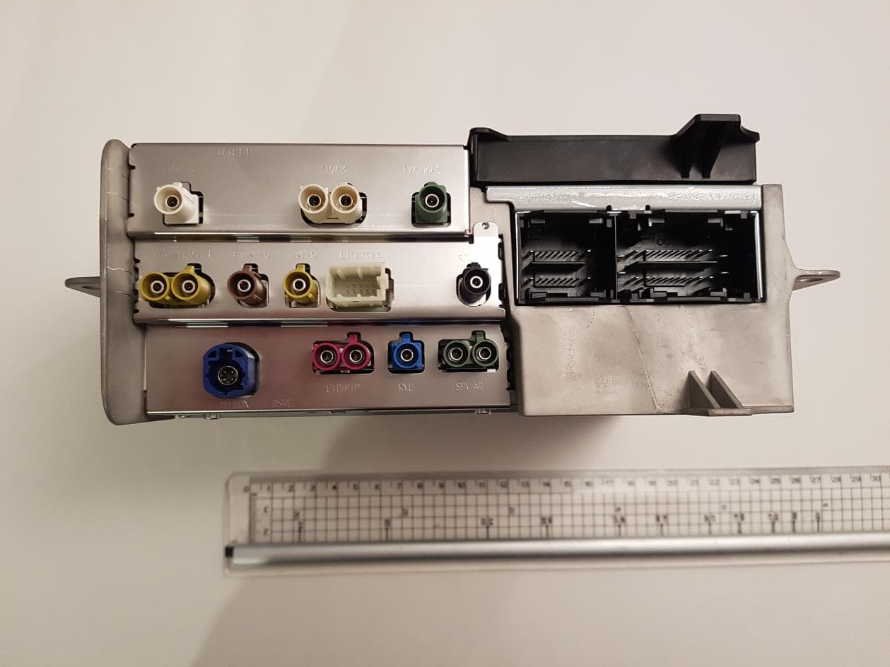 Automotive head unit to be installed in cars with the following features FM AM DAB USB Bluetooth WLAN and GNSS - FCC ID T8GNTG6NQH2 - Harman Becker Automotive Systems