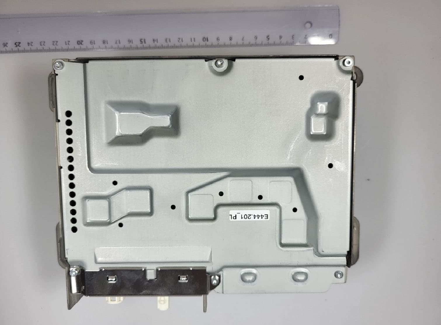 Automotive head unit to be installed in cars with the following features FM, AM, DAB, DVB, USB, Bluetooth, WLAN and GNSS - FCC ID T8GNTG7QPREPLU - Harman Becker Automotive Systems