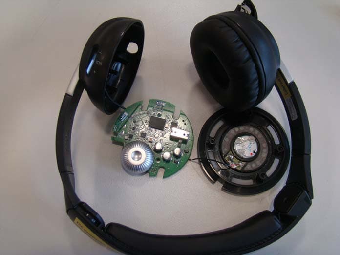 Daimler Kleer Headphone P214 - FCC ID T8GP214 - Harman Becker Automotive Systems