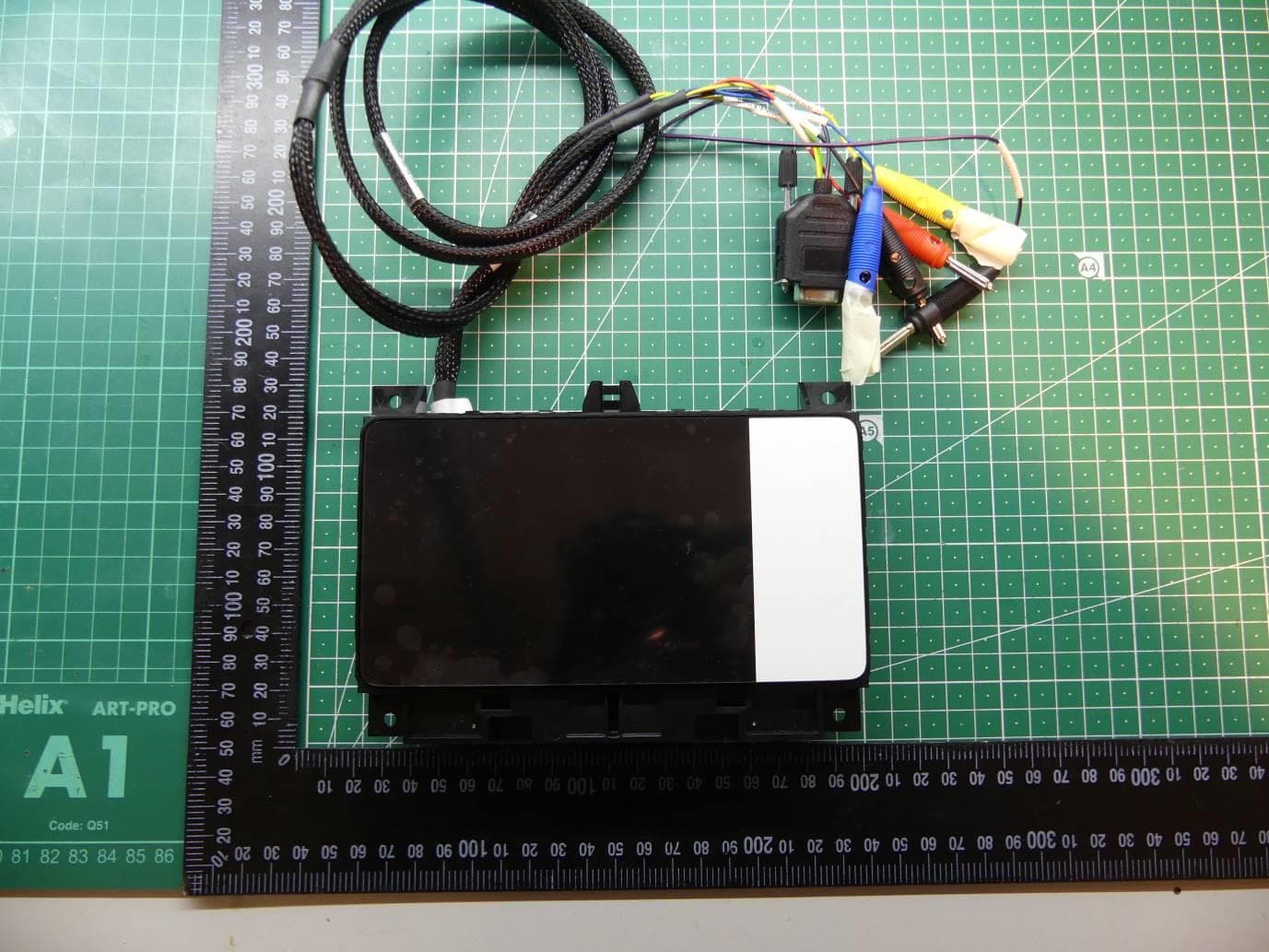 Rear Seat Control Unit for Automotive infotainment System with WLAN feature - FCC ID T8GSCON2 - Harman Becker Automotive Systems