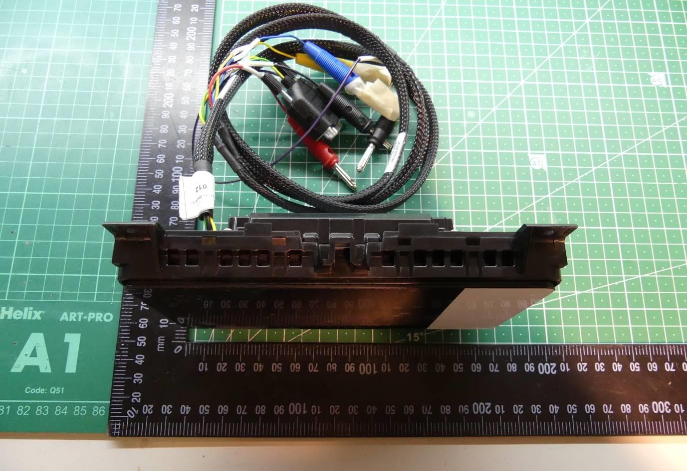 Rear Seat Control Unit for Automotive infotainment System with WLAN feature - FCC ID T8GSCON2 - Harman Becker Automotive Systems (3)