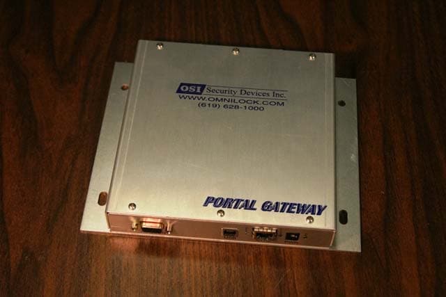 Wireless Access Management System Portal Gateway - FCC ID T8H-PG16 - dormakaba USA Inc. (4)