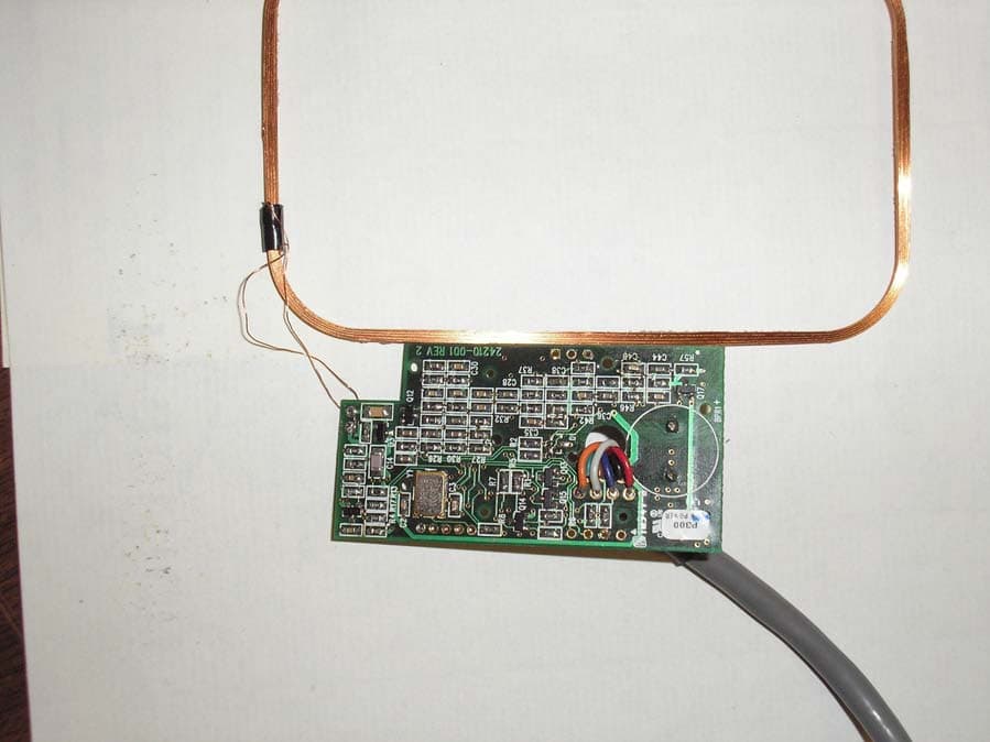 Proximity RFID Reader - FCC ID T8I-PYRAMID - Farpointe Data Inc. (3)