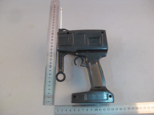 RC Vehicles - FCC ID T9T0910009927M - Shantou City Chenghai Zone Newqida Toys Factory Co., Ltd. (5)
