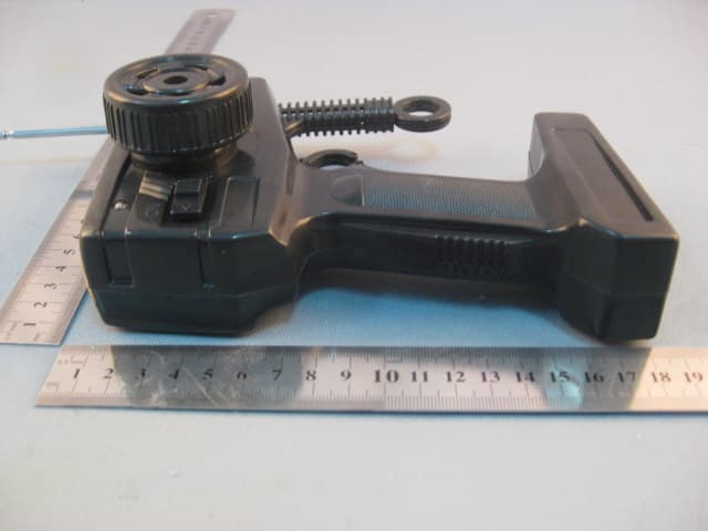 RC Vehicles - FCC ID T9T0910009927M - Shantou City Chenghai Zone Newqida Toys Factory Co., Ltd. (3)