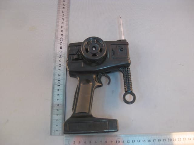 RC Vehicles - FCC ID T9T0910009927M - Shantou City Chenghai Zone Newqida Toys Factory Co., Ltd. (4)