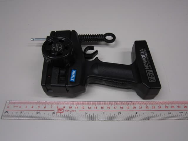 Lower Power Transmitter (27.145MHz) - FCC ID T9TNQD757-27MHZ - Shantou City Chenghai Zone Newqida Toys Factory Co., Ltd.