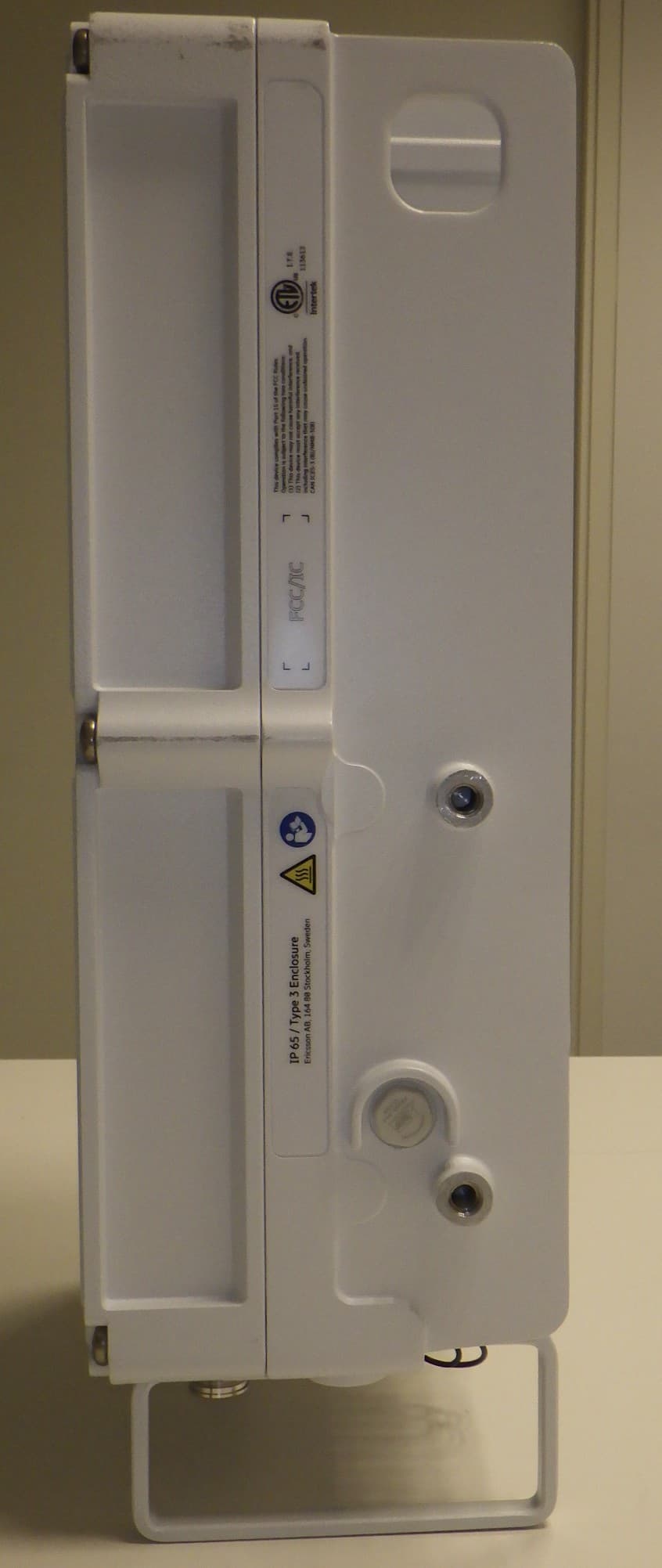 Multi-standard remote radio - FCC ID TA8AKRC1610049 - Ericsson AB