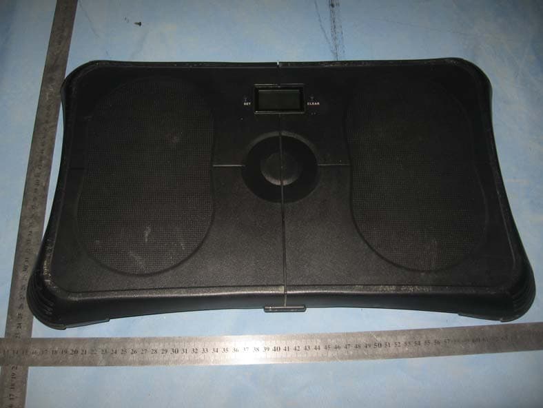Balance Board for WiiTM - FCC ID TAZ2827 - Front Electronics (H.K.) Ltd.
