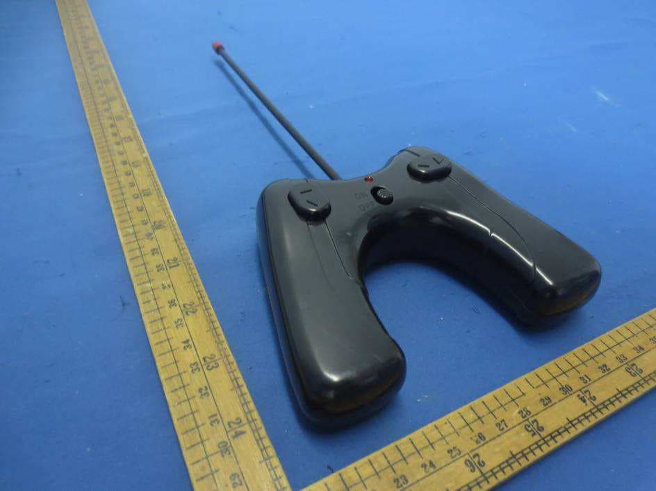 Toy RC Bumper Car Set - FCC ID TB7DXTOYS3341449E - Shantou Chenghai Dongxin Plastic Toys Co., Ltd (2)