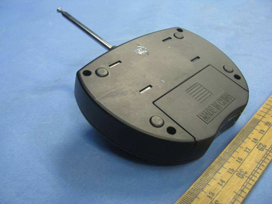Toy RC Monster Spinning car/Thunder - FCC ID TB7DXTOYS619727R1 - Shantou Chenghai Dongxin Plastic Toys Co., Ltd (2)