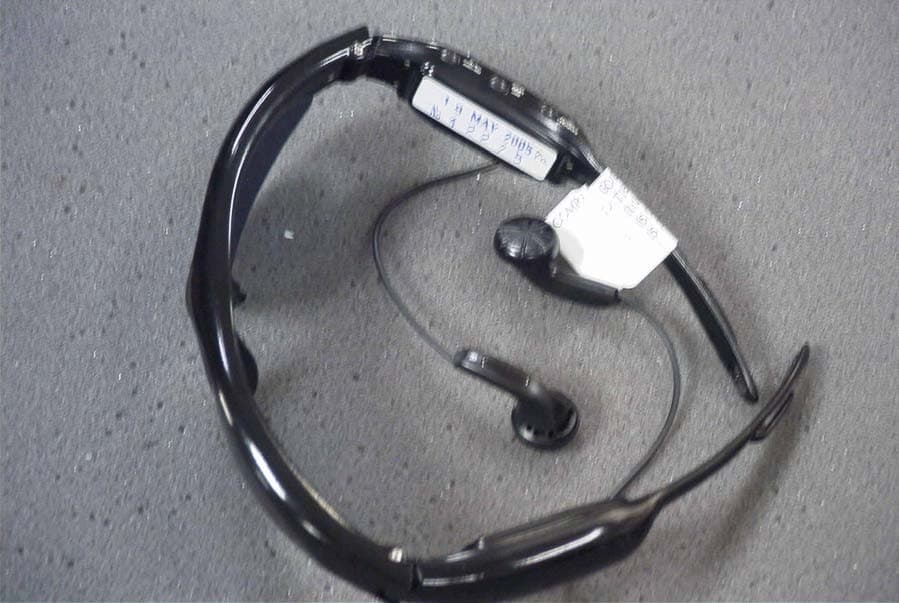 DC OPERATED MP3 SUNGLASSES - FCC ID TBEOMMP3 - GOLDEN TECHNOLOGY CO., LTD. (3)