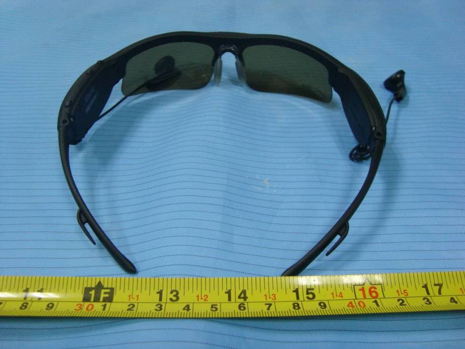 Video Sunglasses - FCC ID TBEOMV30 - GOLDEN TECHNOLOGY CO., LTD. (2)