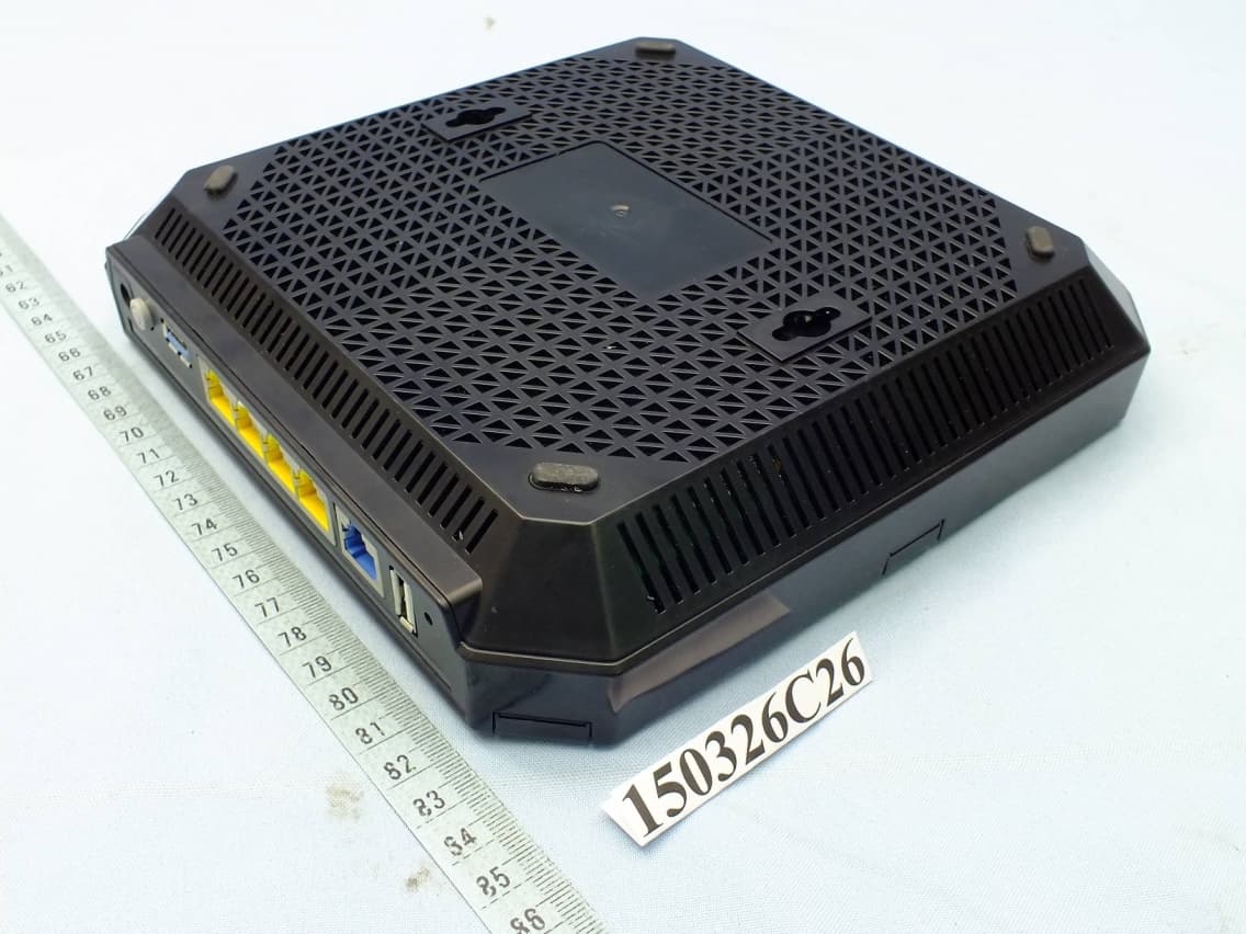 AC3200 Wireless Tri-Band Gigabit Router - FCC ID TE7C3200 - TP-Link Technologies Co., Ltd. (4)