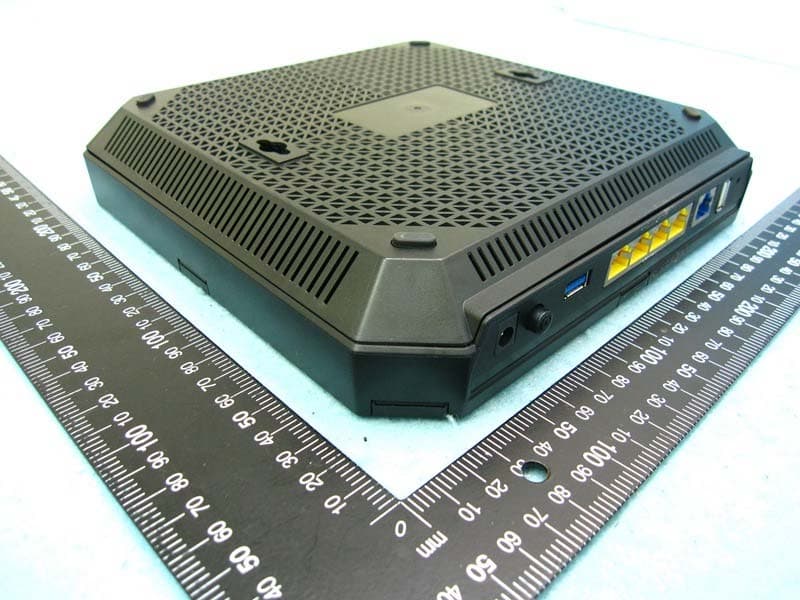 AC5400 Wireless Tri-Band MU-MIMO Gigabit Router - FCC ID TE7C5400 - TP-Link Technologies Co., Ltd. (2)