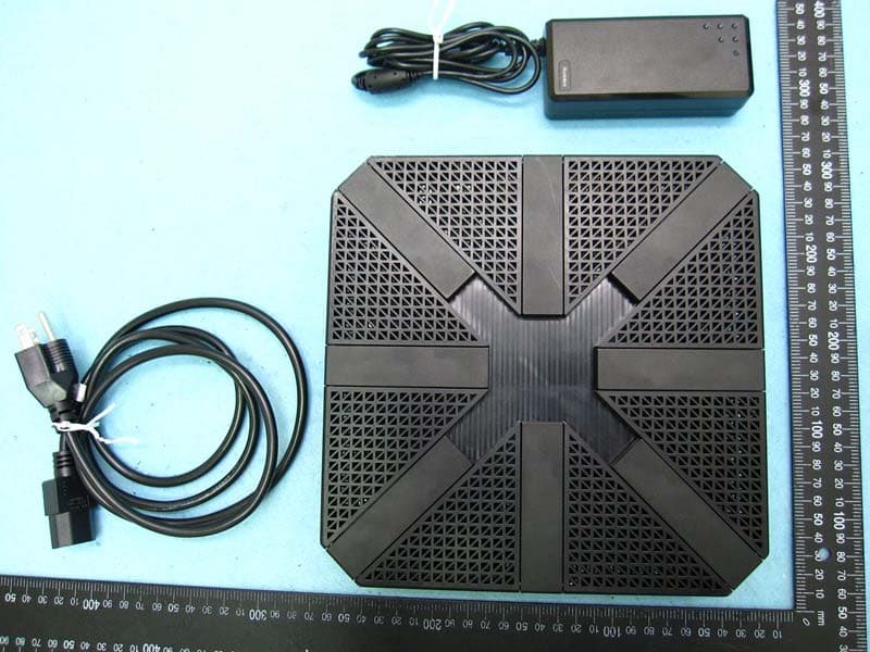 AC5400 Wireless Tri-Band MU-MIMO Gigabit Router - FCC ID TE7C5400 - TP-Link Technologies Co., Ltd. (1)