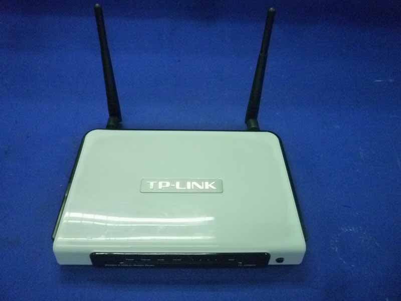 300Mbps Wireless N ADSL2+ Modem Router - FCC ID TE7TDW8960NV3 - TP-Link Technologies Co., Ltd. (3)