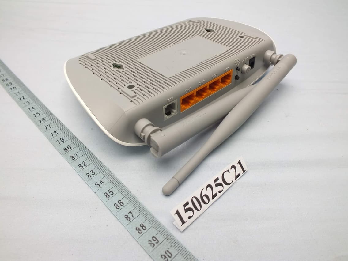 300Mbps Wireless N ADSL2+ Modem Router - FCC ID TE7TDW8961NDV4 - TP-Link Technologies Co., Ltd. (2)