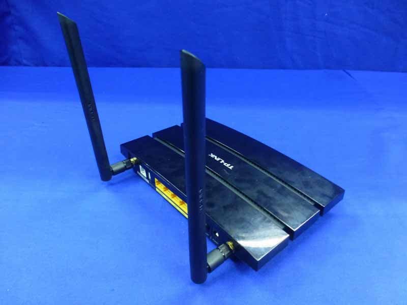 300Mbps Wireless N Gigabit ADSL2+ Modem Router - FCC ID TE7TDW8970V3 - TP-Link Technologies Co., Ltd. (4)