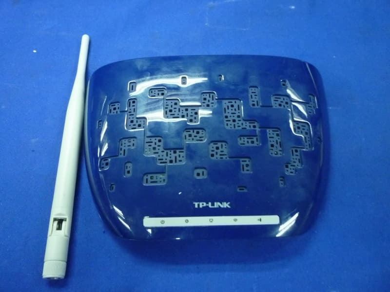 150Mbps Wireless N Range Extender - FCC ID TE7WA730REV2 - TP-Link Technologies Co., Ltd. (2)