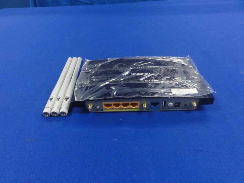 300Mbps Wireless N Gigabit Router - FCC ID TE7WR1043NDV2 - TP-Link Technologies Co., Ltd. (3)