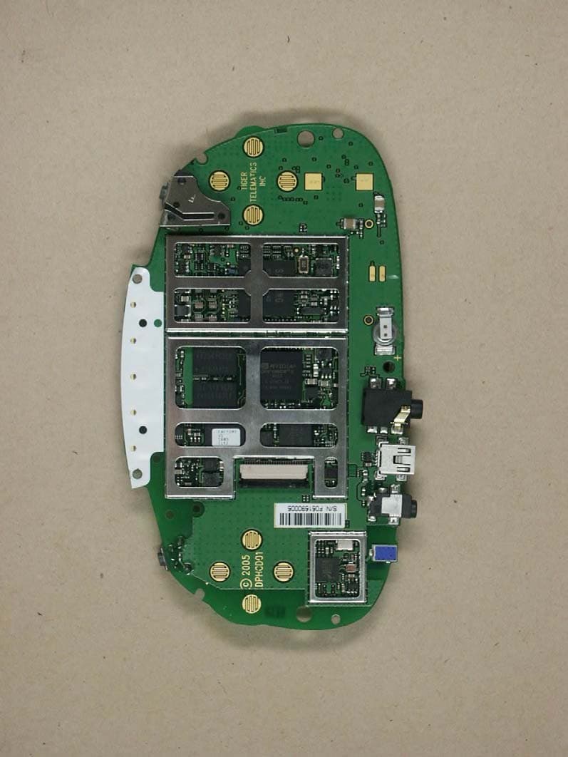 Gizmondo / Game Console GPRS / BT - FCC ID THGGZ2055 - Gizmondo Europe Ltd (3)
