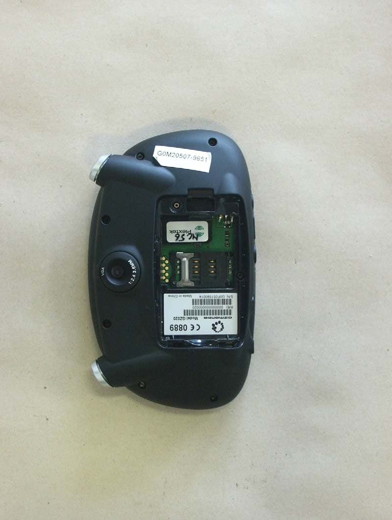 Game Console GPRS / BT - FCC ID THGGZ2056 - Gizmondo Europe Ltd