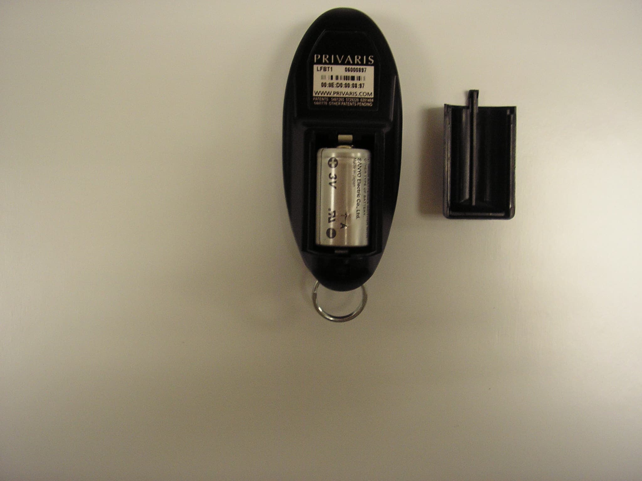 A personal handheld biometric security device - FCC ID THX-LFBT1-01 - Privaris Inc. (4)