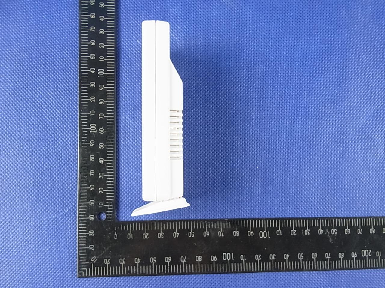 LCD Weather Station - FCC ID TIUTW003 - Nexus Industrial Design Ltd