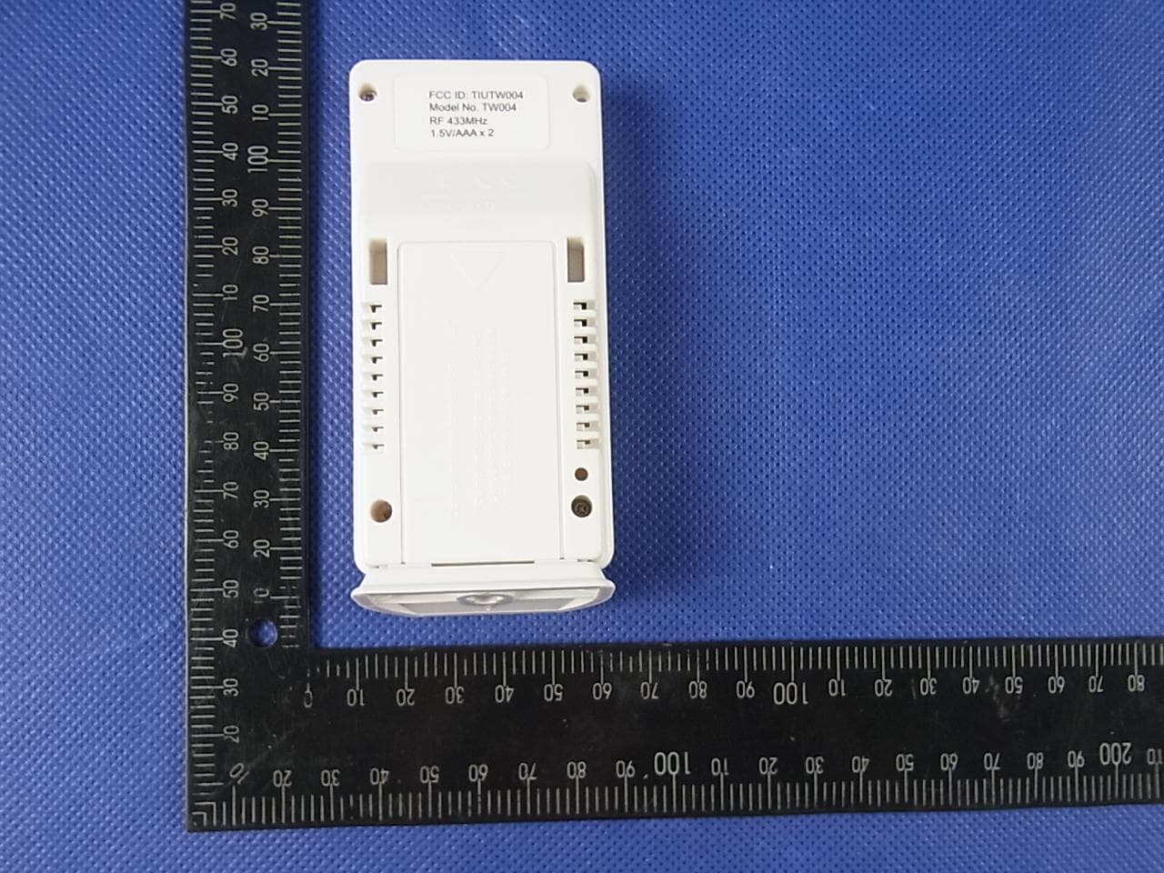 LCD Weather Station - FCC ID TIUTW004 - Nexus Industrial Design Ltd (5)