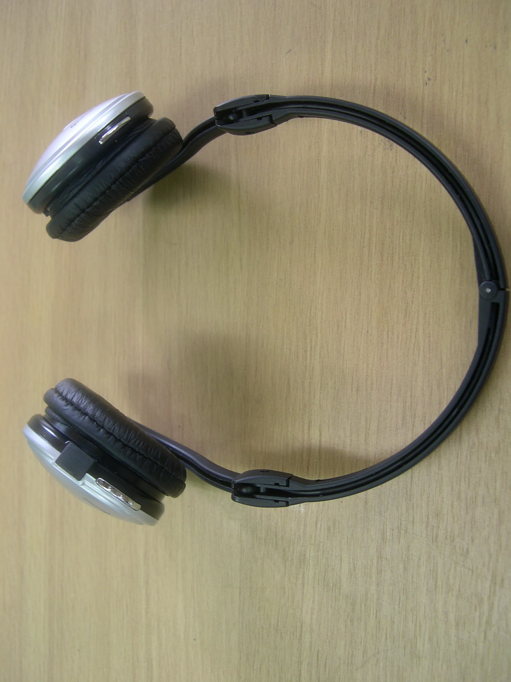 Bluetooth Stereo Headset - FCC ID TJK-OBH0110 - OPENBRAIN Technologies Co., Ltd.
