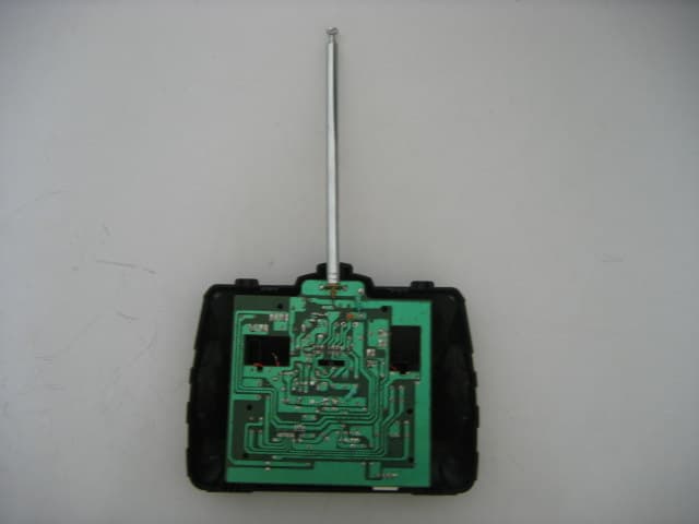 Remote Control Toy Transmitter - FCC ID TLRRC-E-14 - Guangdong Shantou City Chenghai District Jinwei Co., Ltd (2)
