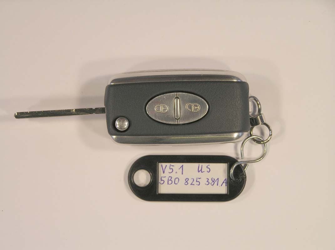 Key - FCC ID TNS825381 - EDAG Engineering + Design AG (2)
