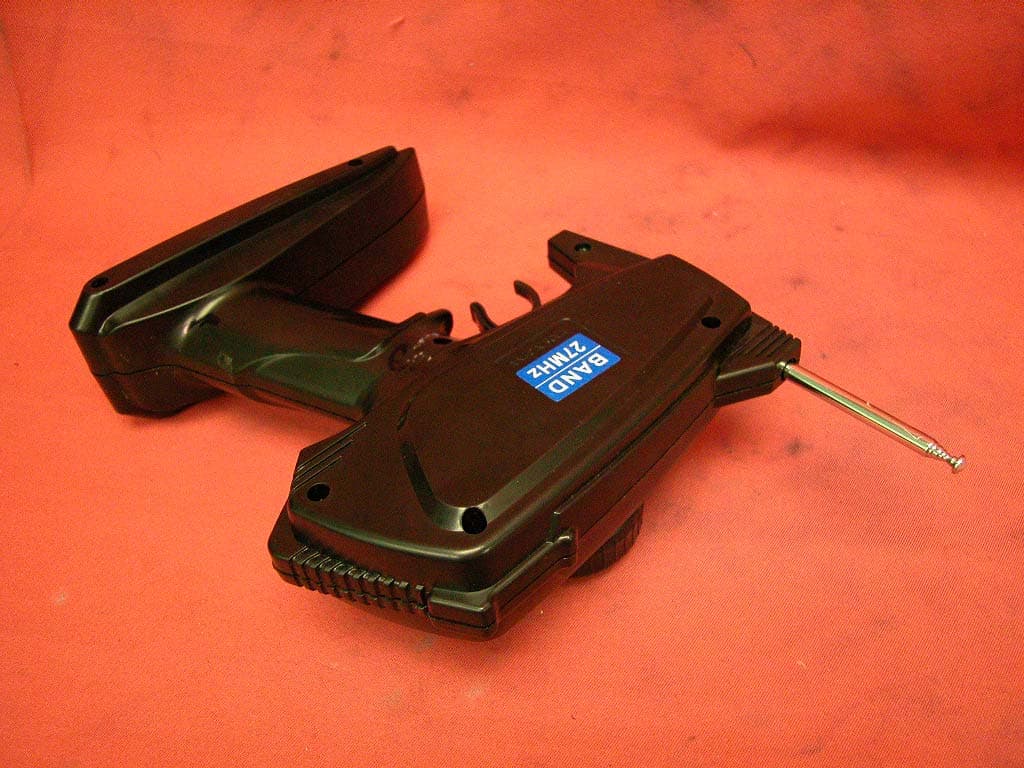 RC Car - FCC ID TRI8204A - Meijiaxin Toys Co., Ltd. (4)