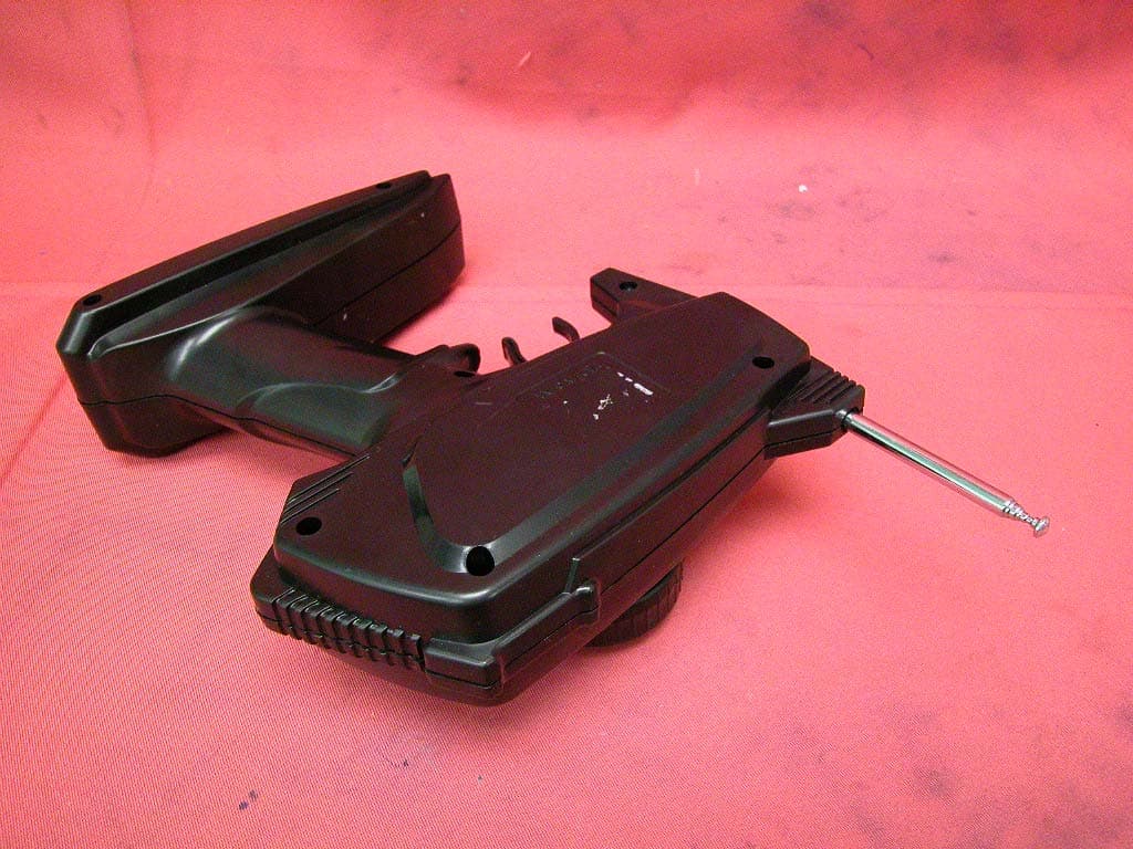 RC Car - FCC ID TRI8204B - Meijiaxin Toys Co., Ltd. (2)