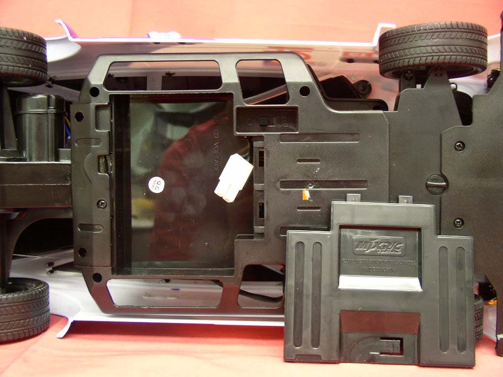 RC Car - FCC ID TRI8204BRX - Meijiaxin Toys Co., Ltd. (5)